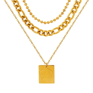 Three-layer gold titanium steel necklace with珠珠 bead chain and engraved portrait pendant