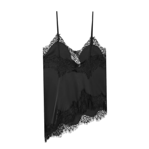 Dettaglio del top in raso nero con bordo in pizzo e orlo dal design irregolare