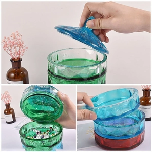 DIY Harzdosen-Set mit Glitzer, Diamantschliff-Muster und Deckeln in Grün, Blau und Rot