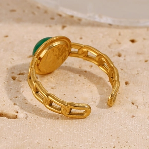 Vintage 18K gold plated chain link ring featuring a round green gemstone inlay