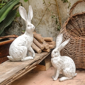 Rustic resin garden rabbit statues with distressed finish for outdoor patio decor