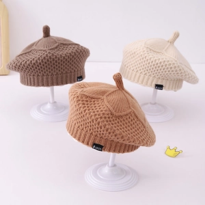 Three-pack knitted lotus leaf berets in coffee, khaki, and cream for girls' autumn wear