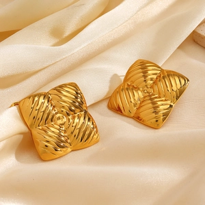 Vintage gold square stud earrings with geometric stripes and elegant floral pattern