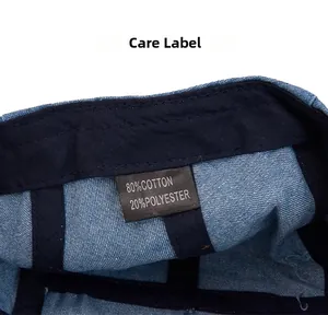 Detaillierte Makroansicht des Waschetiketts mit 80% Baumwolle und Denim-Textur