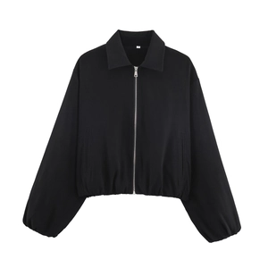 Veste courte noire pour femme avec fermeture éclair, col rabattu et ourlet élastique