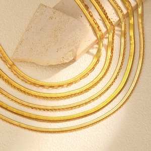 Double-layered gold snake chain and blade necklace set made of minimalist stainless steel