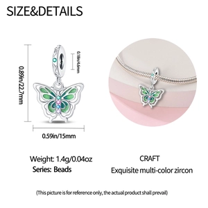 Spécifications détaillées du pendentif papillon en argent avec émail vert et zircons