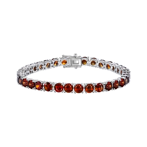 S925 Silber Tennisarmband mit 5mm runden roten Granat-Steinen auf weißem Hintergrund