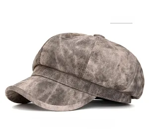 Détails de la texture du gavroche en coton délavé kaki avec design rétro plat
