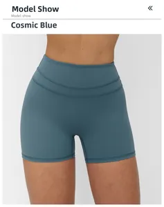 Détail du short de fitness taille haute bleu espace avec un tissu brossé élastique