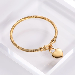 Elegant 18k gold plated stainless steel 3mm cable wire bangle with heart lock pendant