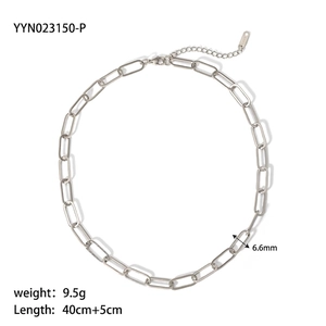 Detail of silver stainless steel paperclip chain necklace with 40cm length and 5cm extender