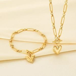 Parure de bijoux dorés chaîne trombone avec pendentif cœur 3D et fermoir à bascule OT