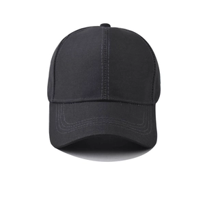 Classic plain black cotton baseball cap with a six-panel structure and curved brim