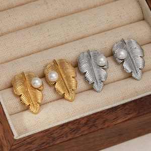 Élégantes Boucles D'oreilles Feuilles En Acier Inoxydable 304 Avec Künstliche Perle Dorées À L'or Fin Bijoux Pour Femmes
