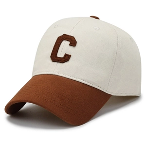 Classic two-tone baseball cap with a letter C embroidery in cream and brown finish