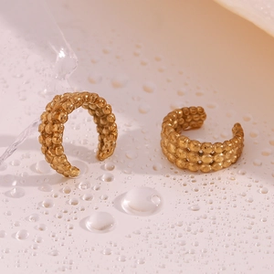 Boucles d'oreilles C-claps en acier inoxydable doré 18K avec trois rangs de perles
