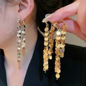 Longues boucles d'oreilles à pampilles en métal doré et argenté style luxueux