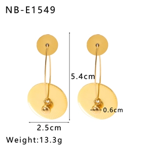 Detail view of 18k gold plated geometric earrings with size measurements and model NB-E1549