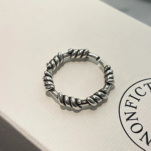 Retro S925 sterling silver irregular twisted wire ring with minimalist industrial style