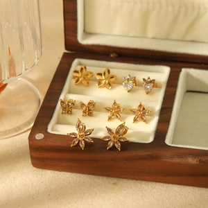 Ensemble de boucles d'oreilles papillon et étoile en or 18k avec zircon et coffret