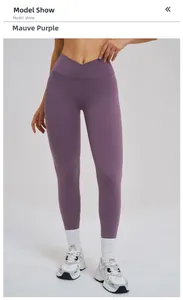 Détail du legging de yoga taille haute violet poudré avec une taille croisée stylée