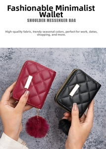 Portamonete trapuntati in ecopelle bordeaux e nero con morbido pompon decorativo