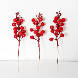 Three-piece set of artificial red Christmas berries with glossy finish for home decoration