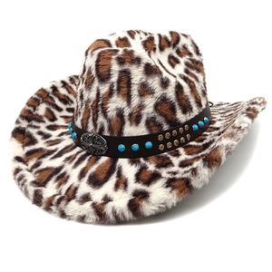 Cappello da cowboy leopardato in ecopelliccia con perle turchesi e fibbia in metallo argento