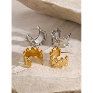 C-shaped 18k gold plated stainless steel stud earrings with rhinestones and bead edges