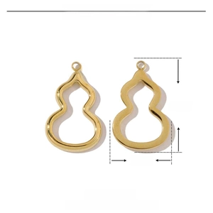 Détail de pendentifs gourde en acier inoxydable doré avec dimensions de 22mm sur 14mm