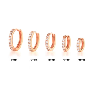 Orecchini a cerchio minimalisti in oro rosa con zirconi bianchi, set 5mm-9mm