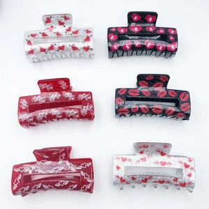 6-piece Valentine's Day acrylic hair claw set with heart and lip patterns for women