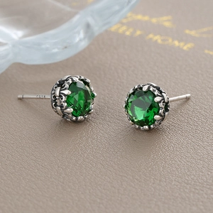 S925 sterling silver emerald zircon stud earrings with vintage hollow flower design