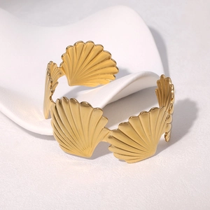 Adjustable golden stainless steel open bangle with stylish wavy scallop shell texture