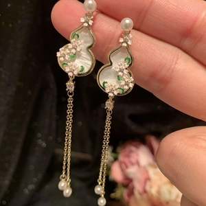 Chinese Style Flower Gourd Tassel Earrings With Artificial Pearl And Silver Earring Post For Women Elegant Retro Alloy Jewelry