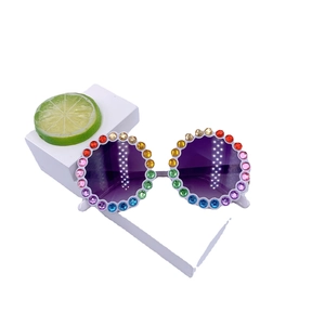 Fashionable round children's sunglasses with multi-colored rhinestones and purple gradient lenses