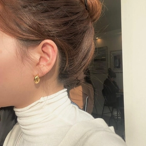 Minimalist 925 sterling silver cross curve stud earrings in gold finish for women