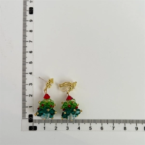 Detailed size measurement of a beaded Christmas tree earring with red bow and gold studs