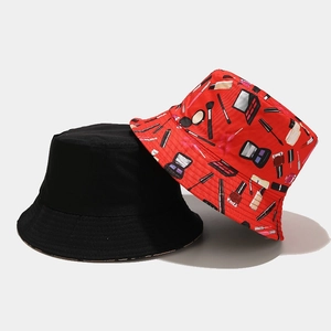 Lot de deux bobs en noir uni et rouge avec imprimé cosmétique en tissu canevas