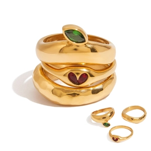 Women 18K Gold Plated Stainless Steel Ring Vintage Marquise Green Zirconia Red Heart Hammered Texture Finger Ring Jewelry