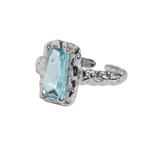 Minimalist S925 silver ring with hammered texture and rectangular aquamarine blue stone