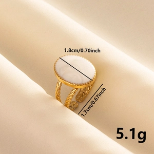 Detail view of 304 stainless steel ring showing 1.8cm diameter and 5.1g weight specs