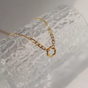 Minimalist 18K gold-plated titanium steel necklace with toggle chain and ring pendant