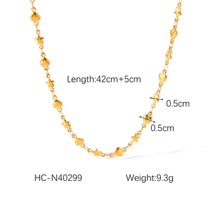 Detail der 42cm+5cm verstellbaren Länge und 9,3g Gewicht der goldfarbenen Halskette