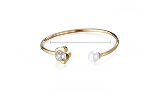 Detailed specs of stainless steel flower cuff with crystal and shell pearl measurements