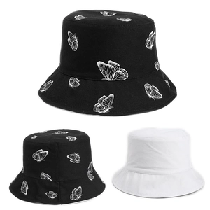 Bobs d'été réversibles pour femme en noir avec imprimés papillon et coton blanc uni
