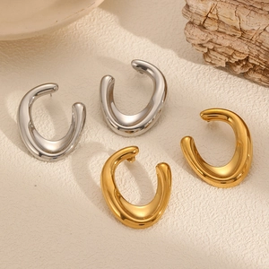 Minimalist U Shaped Hoop Earrings 18K Gold Plated Stainless Steel Irregular Liquid Metal Chunky Jewelry For Women
