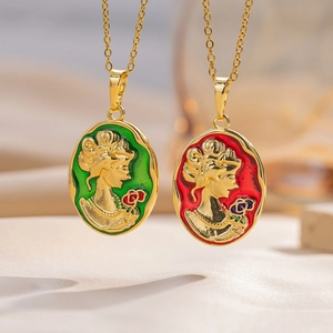 Vintage Queen Portrait Pendant Necklace Stainless Steel Gold Plated Enamel Cameo Relief Retro French Style For Women