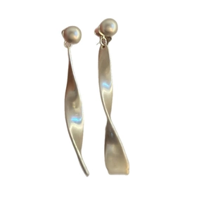 Elegant matte wavy spiral earrings with minimalist long drop design for women